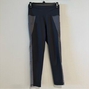 Aerie Gray and Black Leggings with Pockets Chill Play Move